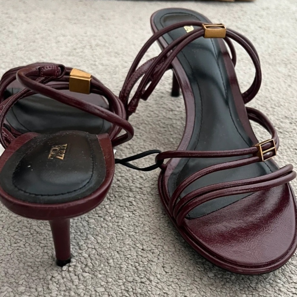 New with tags Zara Women's high heeled Burgundy Strappy Sandals - Picture 8 of 9